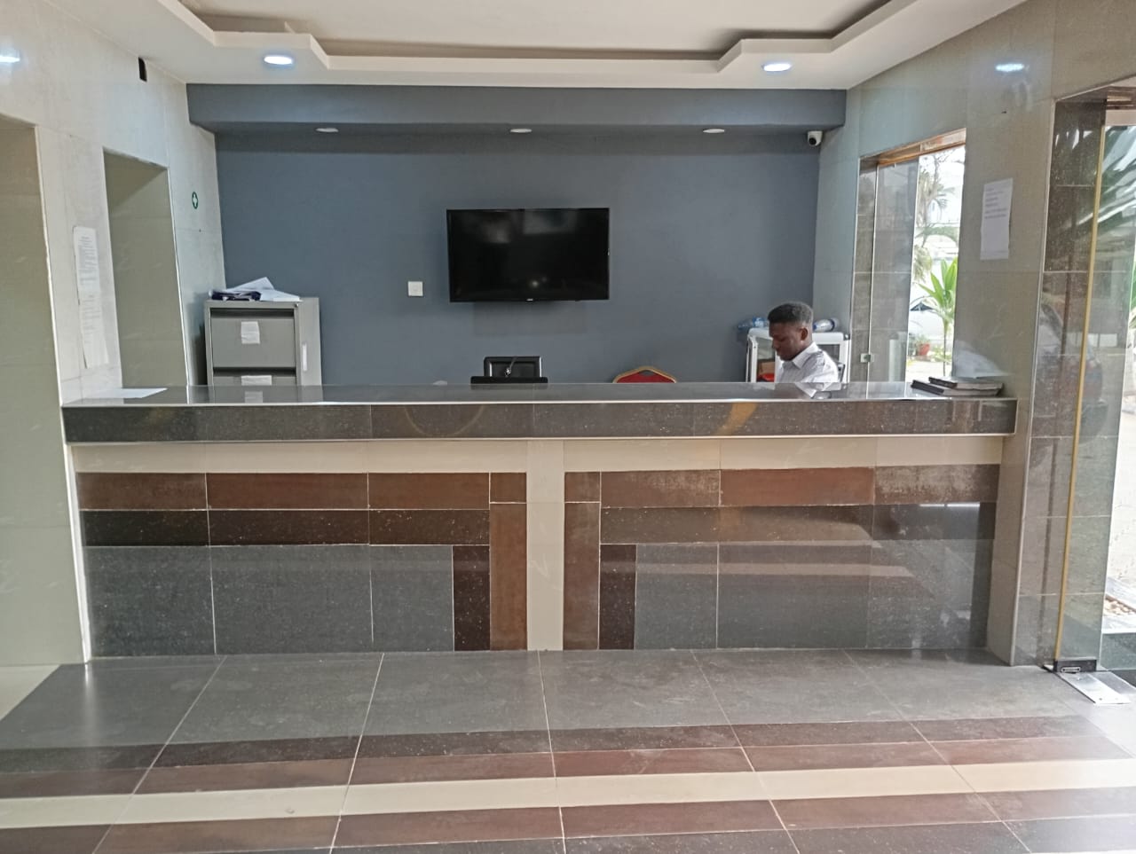 Swimming pool with apartment view